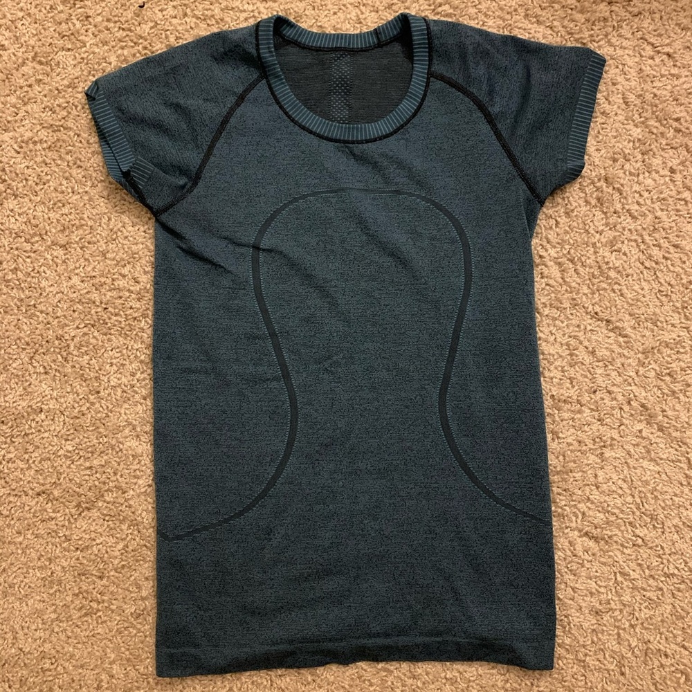 Lululemon heathered blue/green shirt size 6